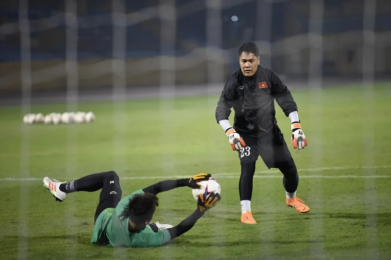 Thầy Park và học trò “rèn quân” quyết đấu Campuchia ảnh 11