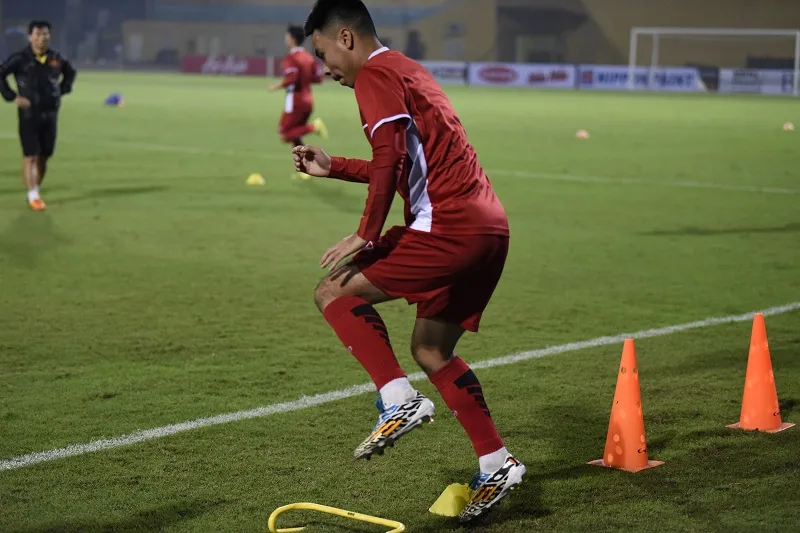 Thầy Park và học trò “rèn quân” quyết đấu Campuchia ảnh 13