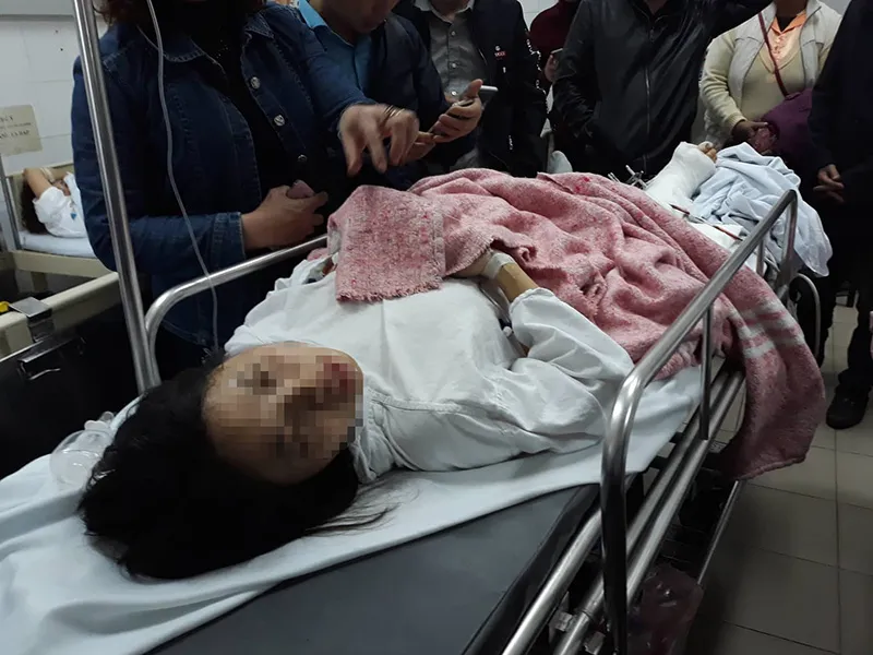 Các nạn nhân vụ xe Lexus gây tai nạn trên phố Trích Sài đã qua cơn nguy kịch ảnh 3