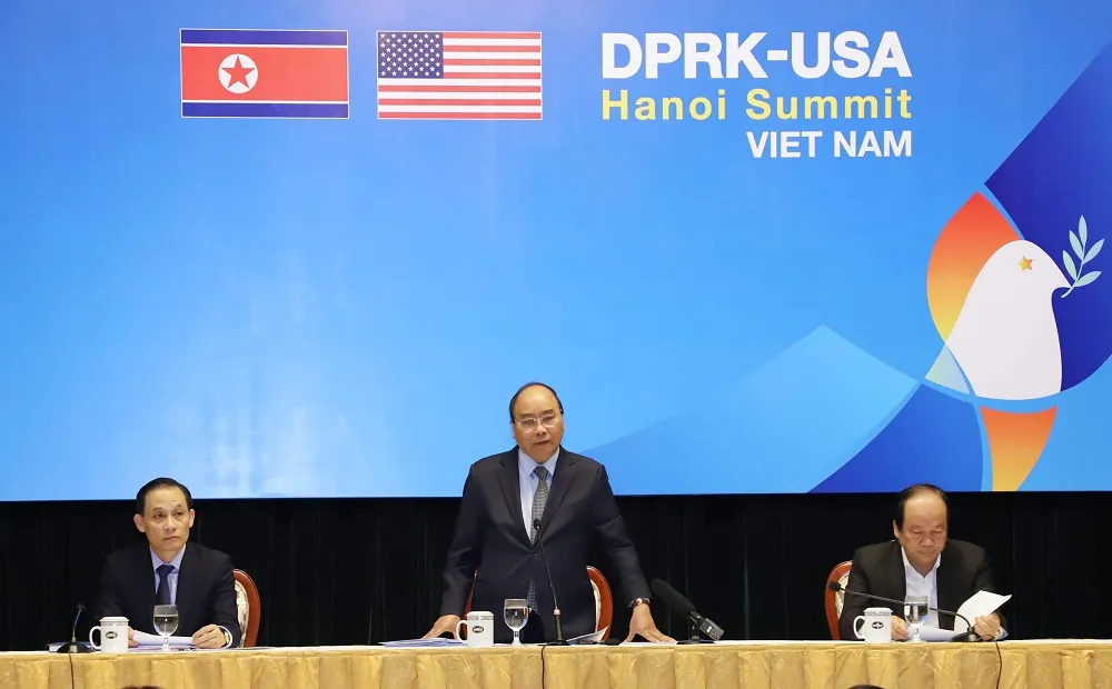 Thủ tướng kiểm tra Trung tâm báo chí phục vụ Hội nghị thượng đỉnh Mỹ - Triều ảnh 4