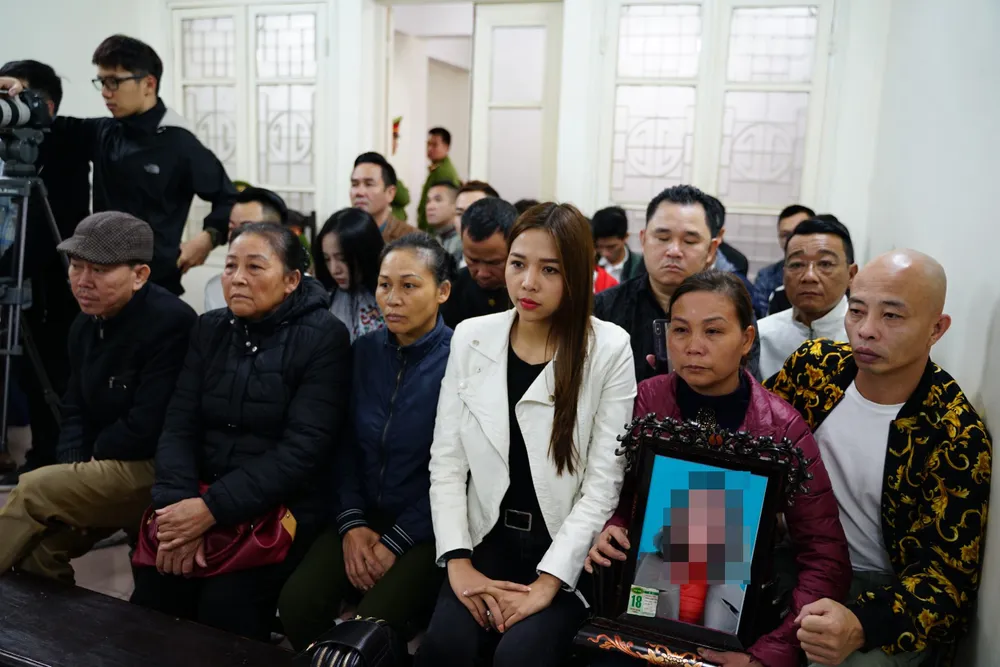 Bắt đầu xét xử ca sĩ Châu Việt Cường tội “Giết người” ảnh 3