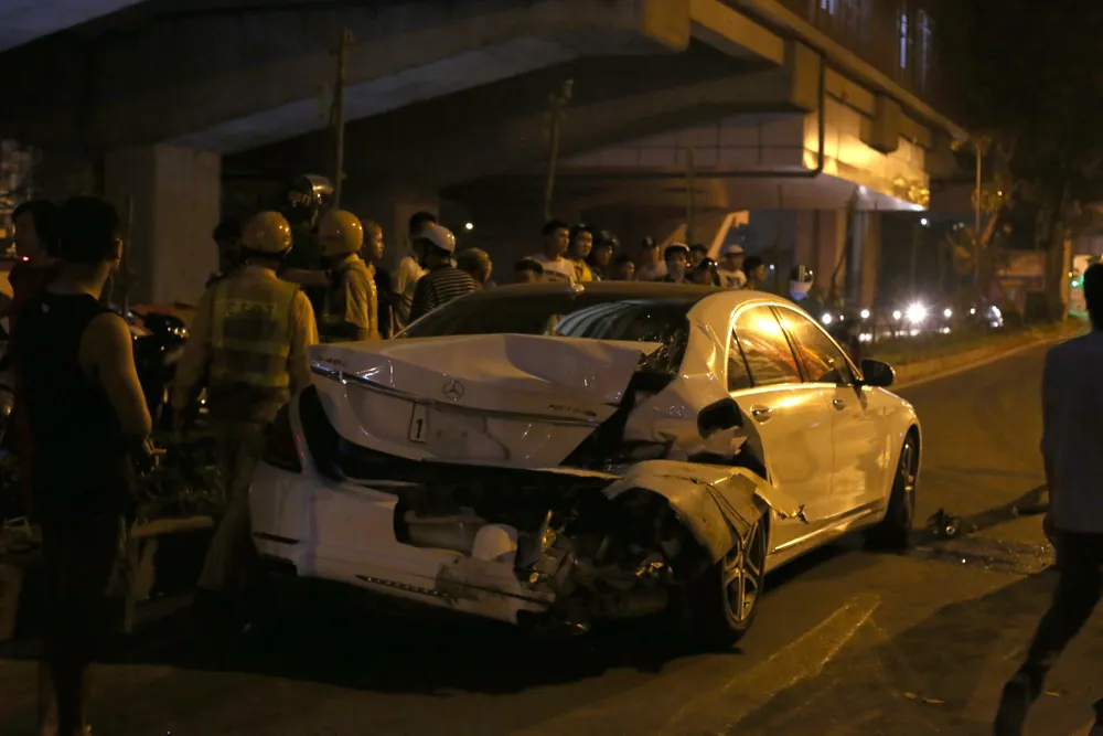 “Xe điên” gây tai nạn liên hoàn, kéo lê nhiều phương tiện trong đêm ảnh 2