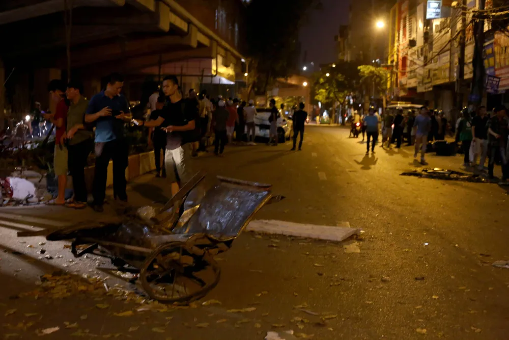 “Xe điên” gây tai nạn liên hoàn, kéo lê nhiều phương tiện trong đêm ảnh 6