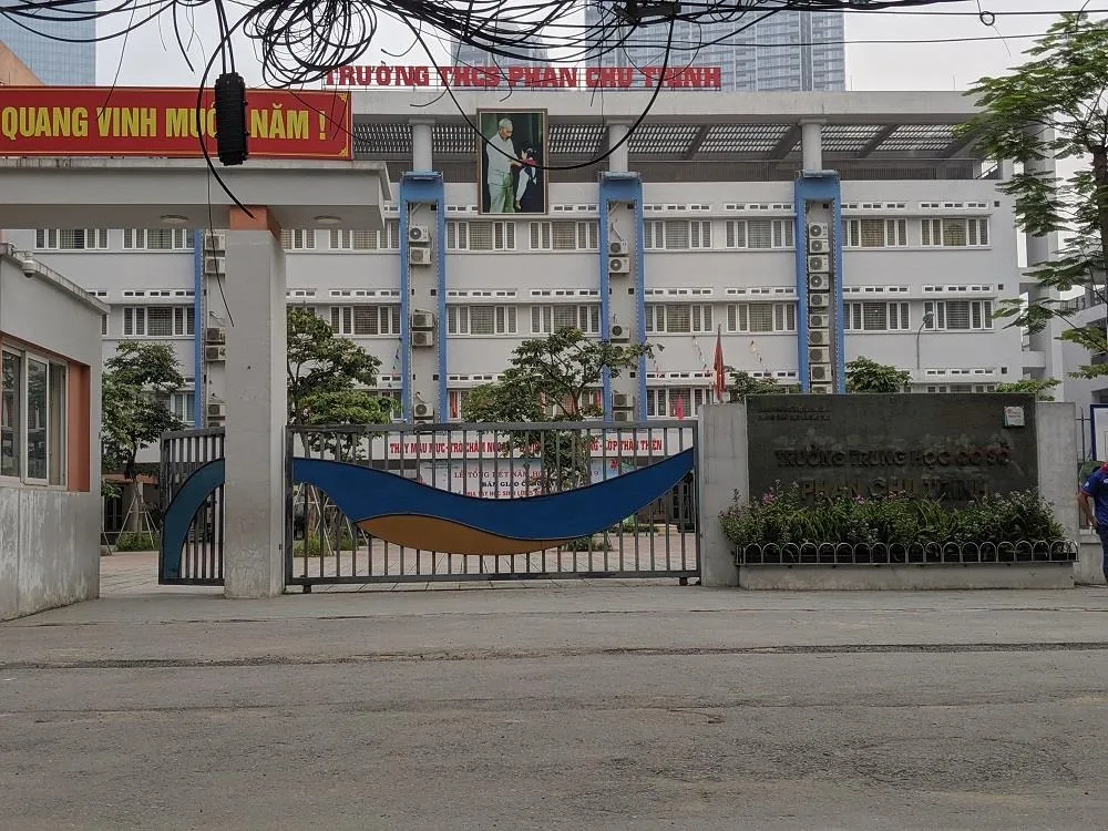 Thí sinh vội chạy vào phòng thi, báo chí bị hạn chế tác nghiệp ảnh 5