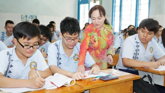 Cô và trò Trường THCS Lạc Hồng (quận 10, TPHCM) trong một giờ lên lớp