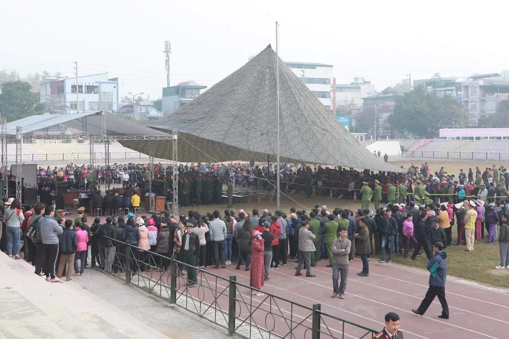 Đang xét xử 9 đối tượng sát hại nữ sinh giao gà ở Điện Biên ảnh 1