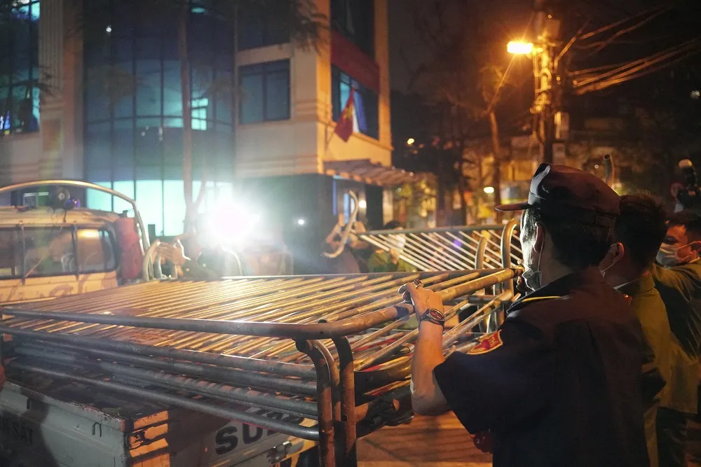 Người dân phố Trúc Bạch hết cách ly ảnh 13 Người dân phố Trúc Bạch hết cách ly ảnh 13