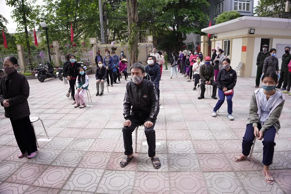 Thêm điểm phát gạo miễn phí cho người khó khăn ở Hà Nội ảnh 1