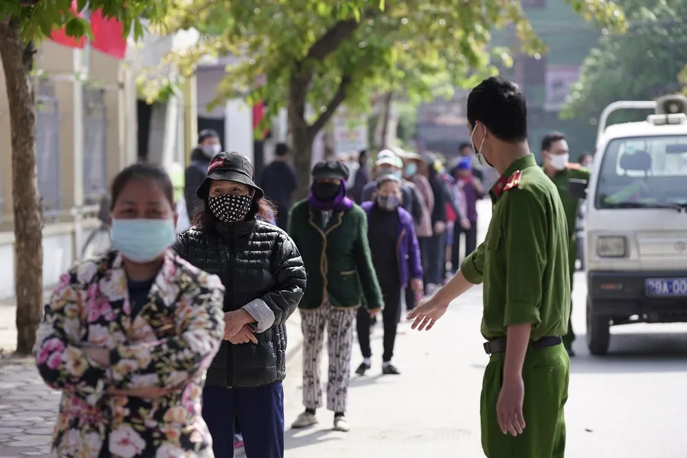 Thêm điểm phát gạo miễn phí cho người khó khăn ở Hà Nội ảnh 5