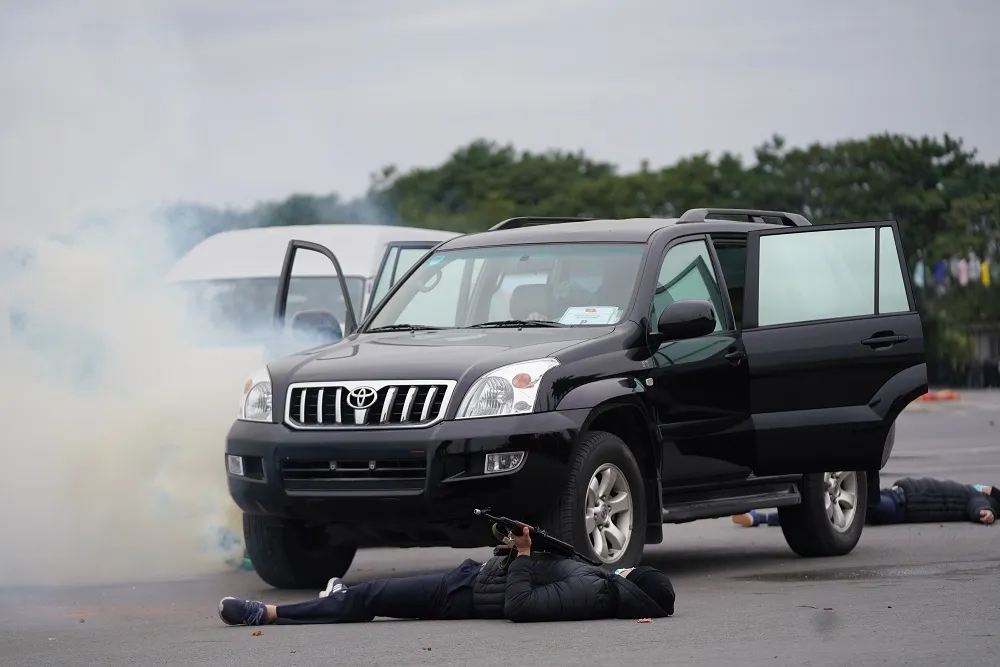 Diễn tập bảo vệ nguyên thủ khi bất ngờ có khủng bố ảnh 11 Diễn tập bảo vệ nguyên thủ khi bất ngờ có khủng bố ảnh 11