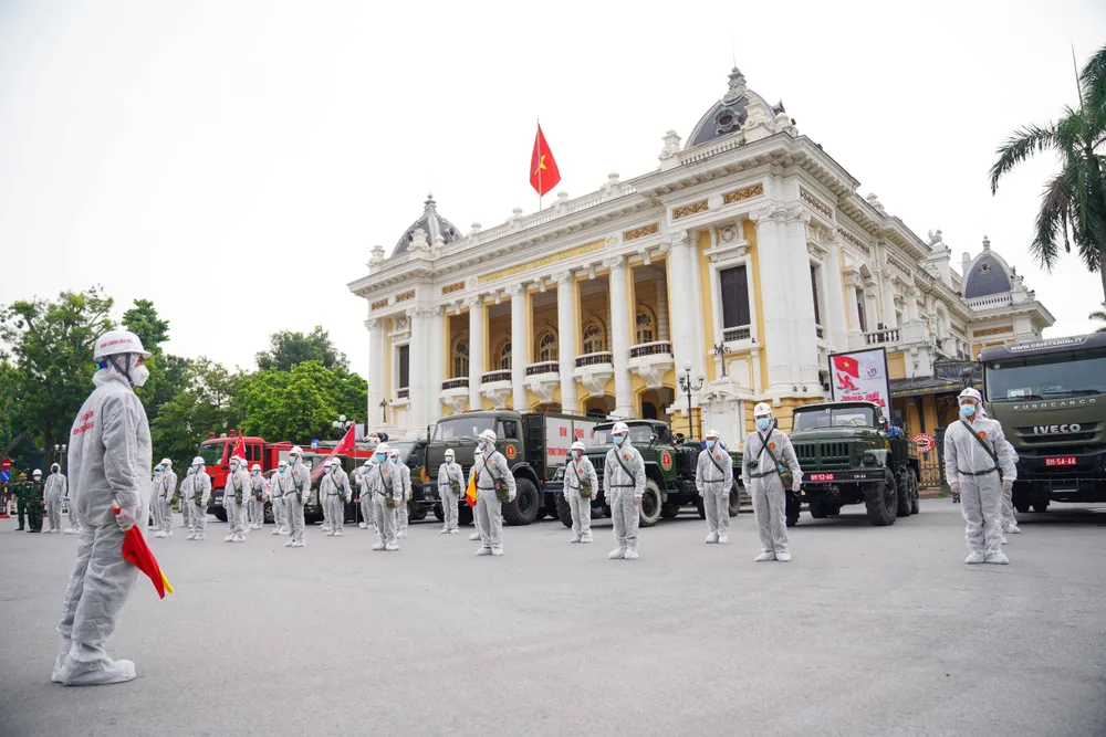 15 xe đặc chủng phun khử khuẩn tại 3 quận nội thành Hà Nội ảnh 1 15 xe đặc chủng phun khử khuẩn tại 3 quận nội thành Hà Nội ảnh 1