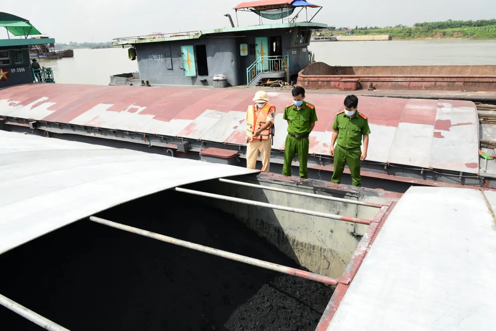 Phát hiện đường dây buôn bán than không nguồn gốc ảnh 1 Phát hiện đường dây buôn bán than không nguồn gốc ảnh 1