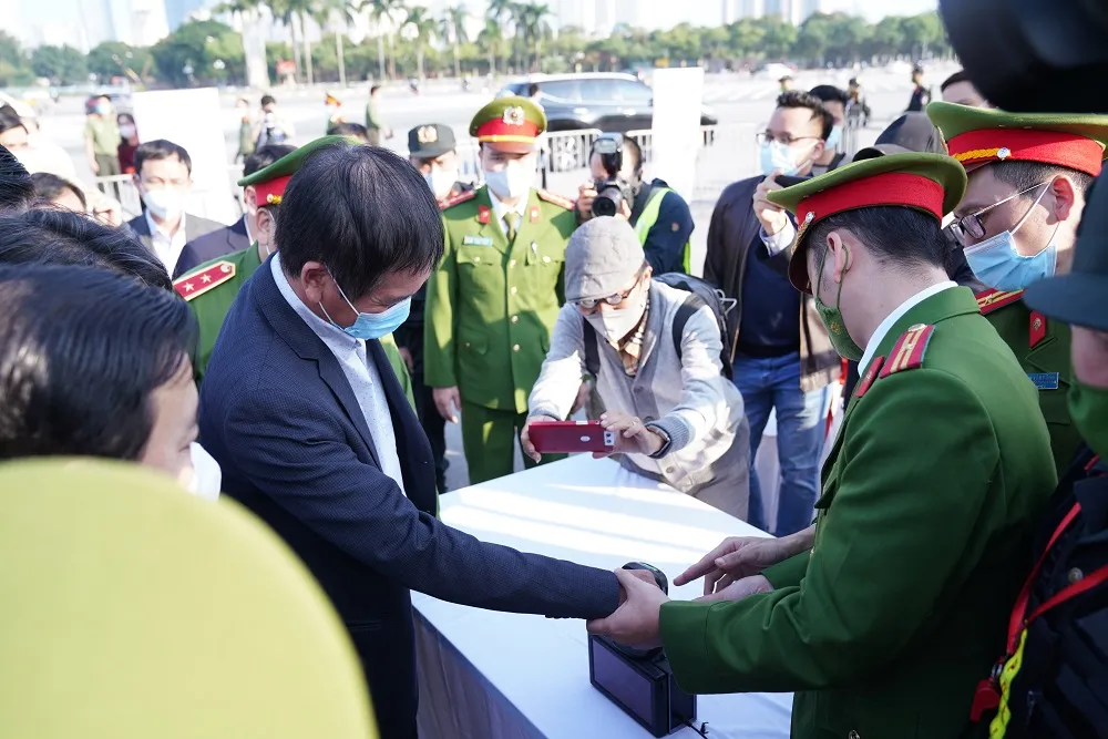 Tập huấn kiểm soát khán giả vào xem trận Việt Nam - Nhật Bản qua thẻ căn cước công dân ảnh 4