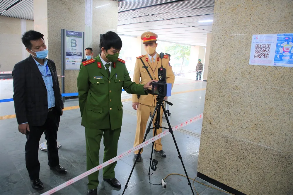 Lắp đặt thử nghiệm hệ thống camera quét mã QR tại ga Cát Linh ảnh 5 Lắp đặt thử nghiệm hệ thống camera quét mã QR tại ga Cát Linh ảnh 5