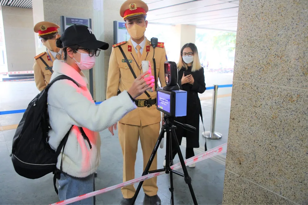 Lắp đặt thử nghiệm hệ thống camera quét mã QR tại ga Cát Linh ảnh 4 Lắp đặt thử nghiệm hệ thống camera quét mã QR tại ga Cát Linh ảnh 4