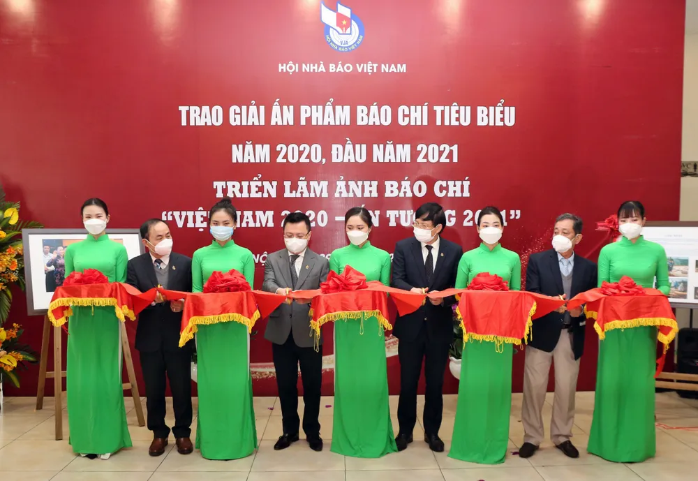 Trao giải ấn phẩm báo chí tiêu biểu cuối năm 2020, đầu năm 2021 ảnh 2