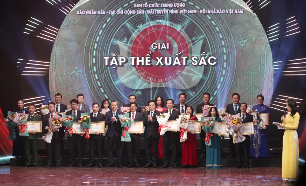 Viết về xây dựng Đảng phải kiên trì, xuất phát từ niềm tin và tình yêu đích thực ảnh 8