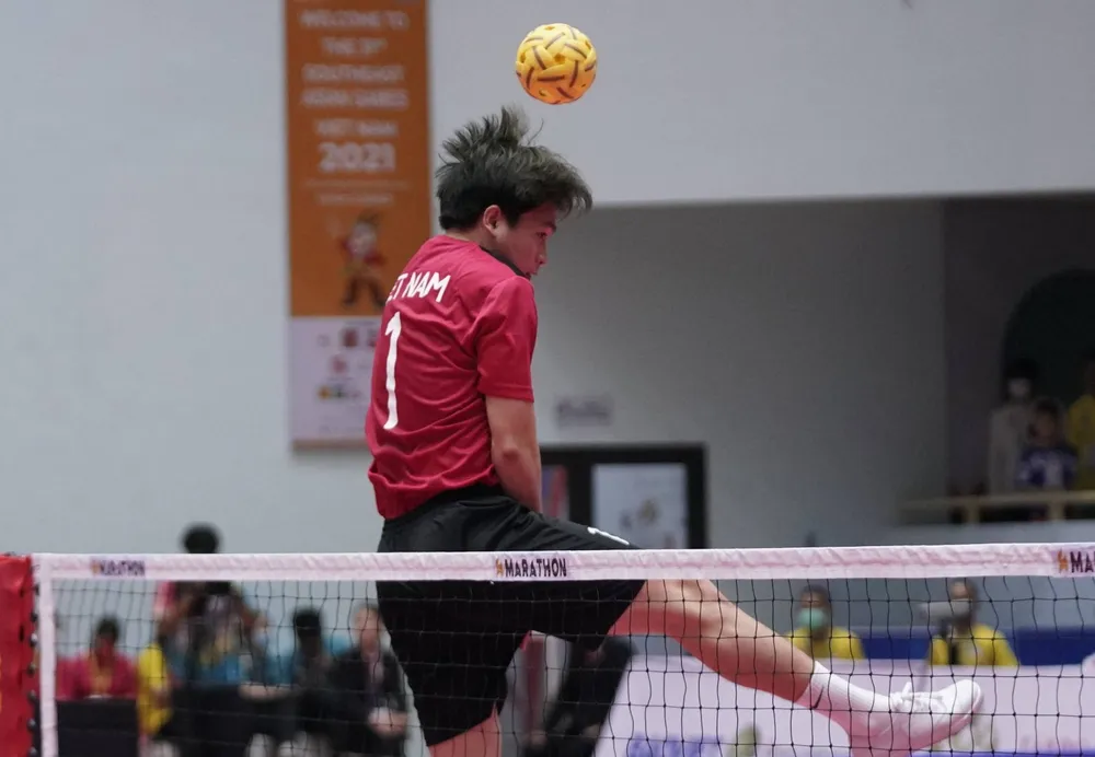 Nhưng pha đá cầu quá đầu ấn tượng của môn Cầu mây ảnh 14