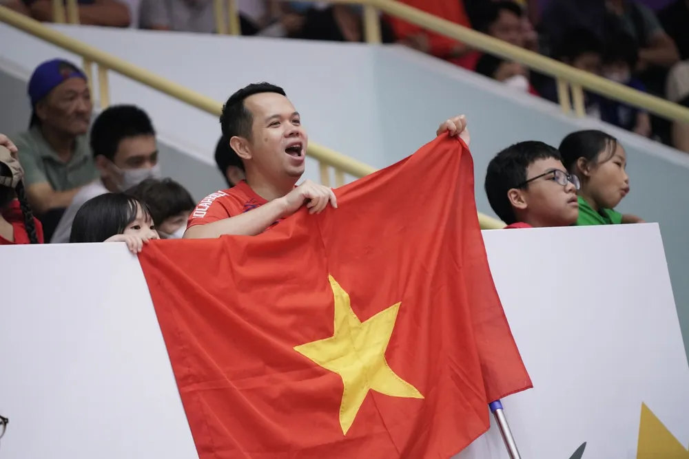 Nhưng pha đá cầu quá đầu ấn tượng của môn Cầu mây ảnh 15