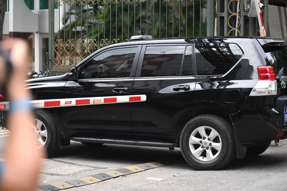 Xe công an xuất hiện tại trụ sở Bộ Y tế ảnh 3