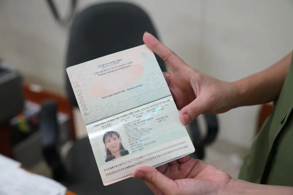 Mẫu hộ chiếu mới có gì khác so với hộ chiếu cũ? ảnh 12