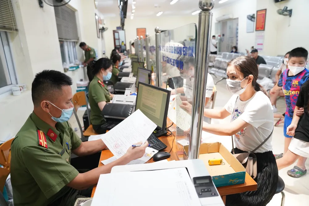 Mẫu hộ chiếu mới có gì khác so với hộ chiếu cũ? ảnh 6