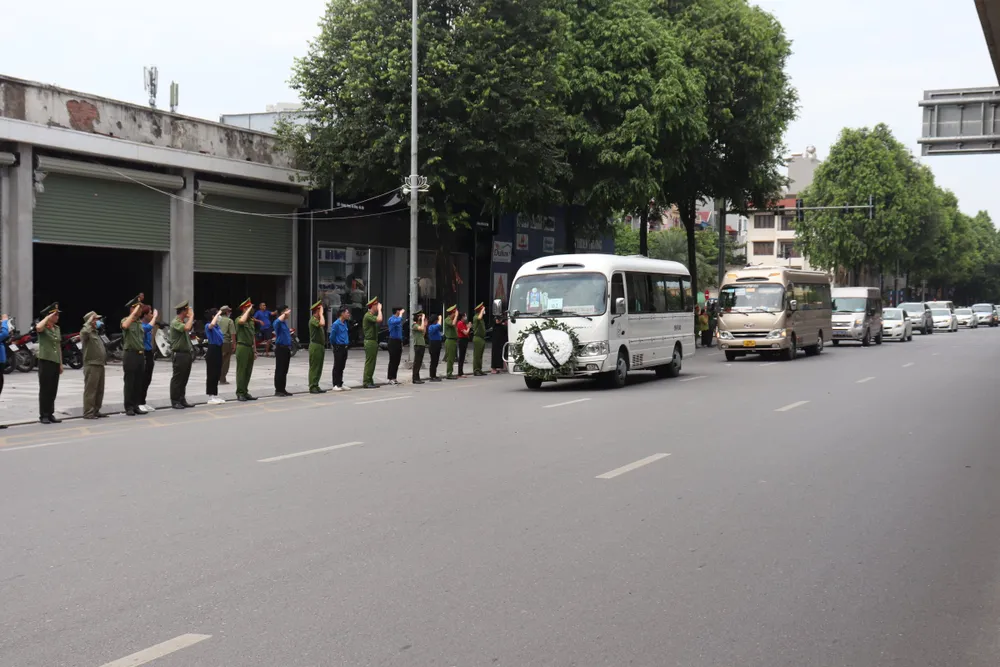 Người thân, bạn bè, đồng đội tiếc thương 3 cán bộ, chiến sĩ cảnh sát hy sinh khi làm nhiệm vụ ảnh 13 Người thân, bạn bè, đồng đội tiếc thương 3 cán bộ, chiến sĩ cảnh sát hy sinh khi làm nhiệm vụ ảnh 13