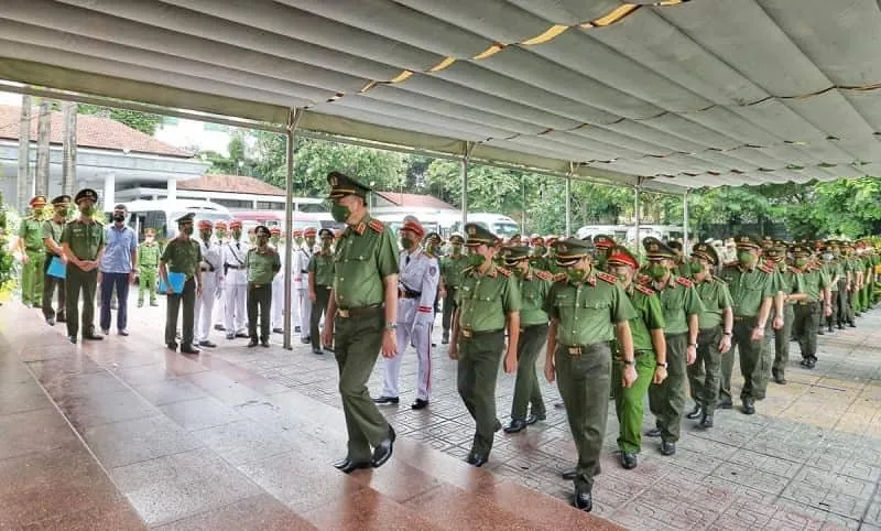 Hành động dũng cảm của các liệt sĩ đã tô thắm truyền thống vẻ vang của lực lượng công an nhân dân ảnh 6
