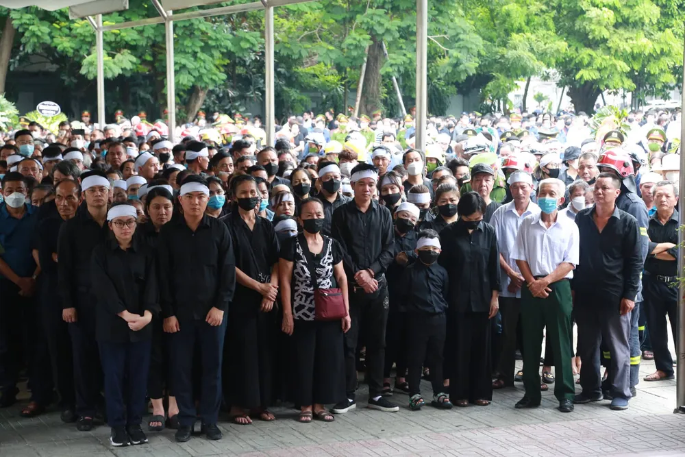 Hành động dũng cảm của các liệt sĩ đã tô thắm truyền thống vẻ vang của lực lượng công an nhân dân ảnh 14