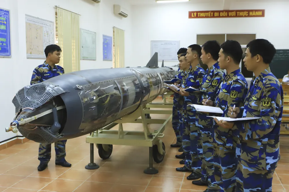 Tuổi trẻ Hải quân sẵn sàng bảo vệ chủ quyền biển, đảo của Tổ quốc ảnh 2 Tuổi trẻ Hải quân sẵn sàng bảo vệ chủ quyền biển, đảo của Tổ quốc ảnh 2