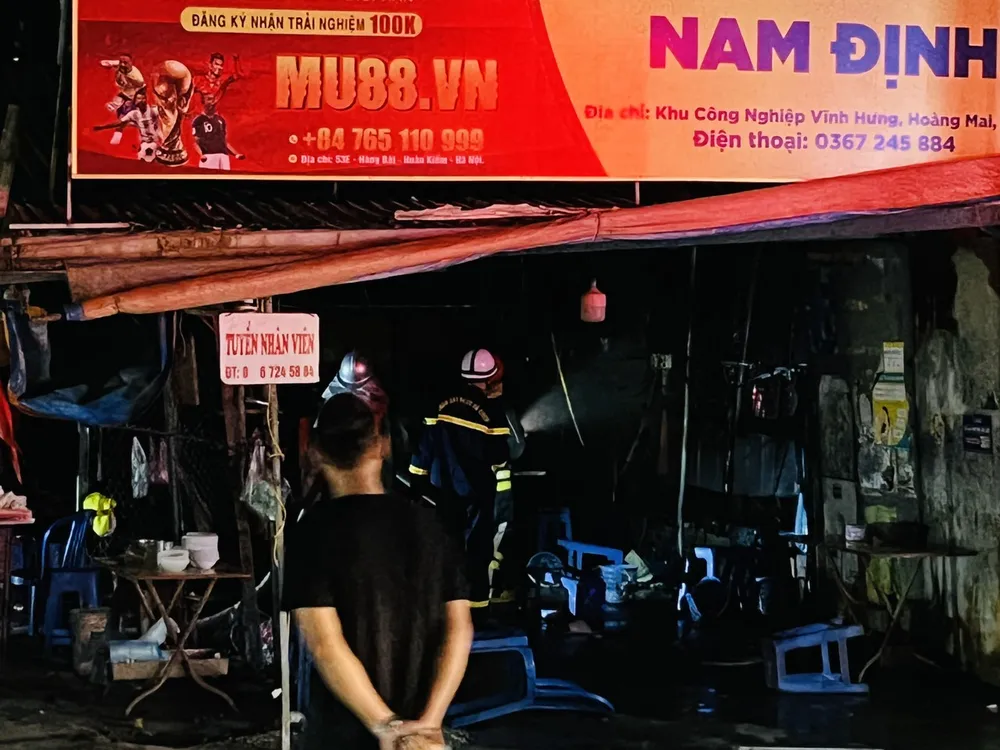Hà Nội: Cháy lớn quán “hát cho nhau nghe” tại quận Hoàng Mai ảnh 4
