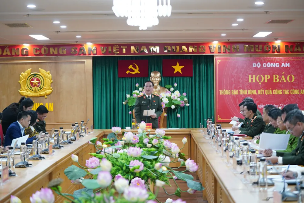 Thượng tướng Trần Quốc Tỏ, Thứ trưởng Bộ Công an chủ trì buổi họp báo. Ảnh: ĐỖ TRUNG