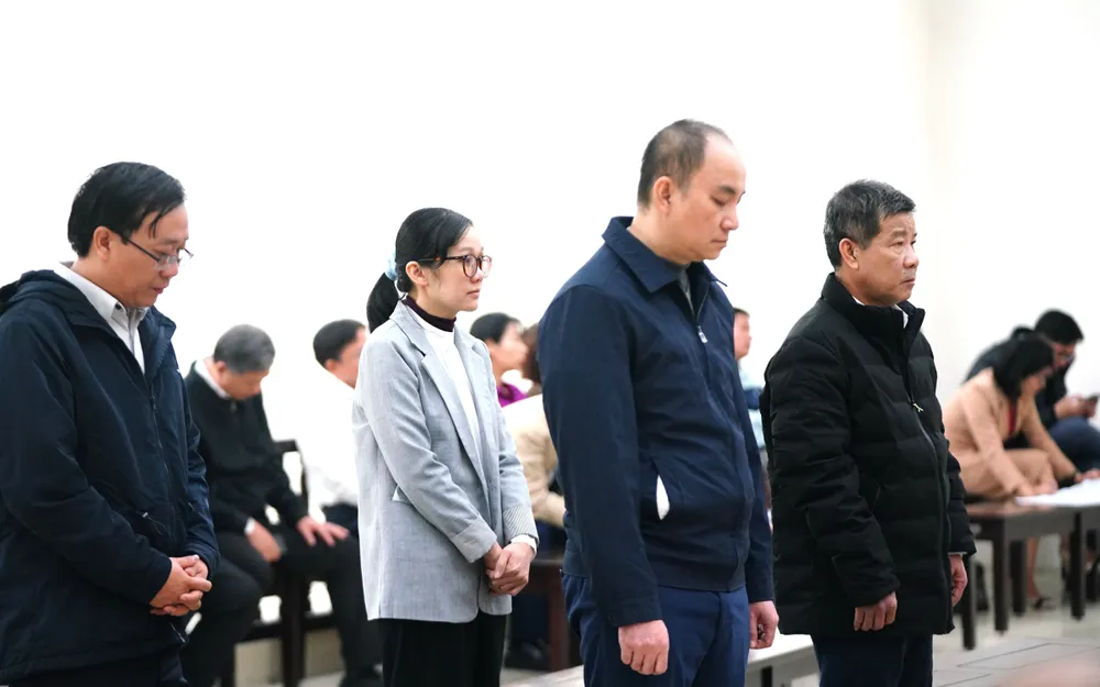 Các bị cáo nghe quan điểm giải quyết kháng cáo của Viện Kiểm sát. Ảnh: ĐỖ TRUNG Các bị cáo nghe quan điểm giải quyết kháng cáo của Viện Kiểm sát. Ảnh: ĐỖ TRUNG