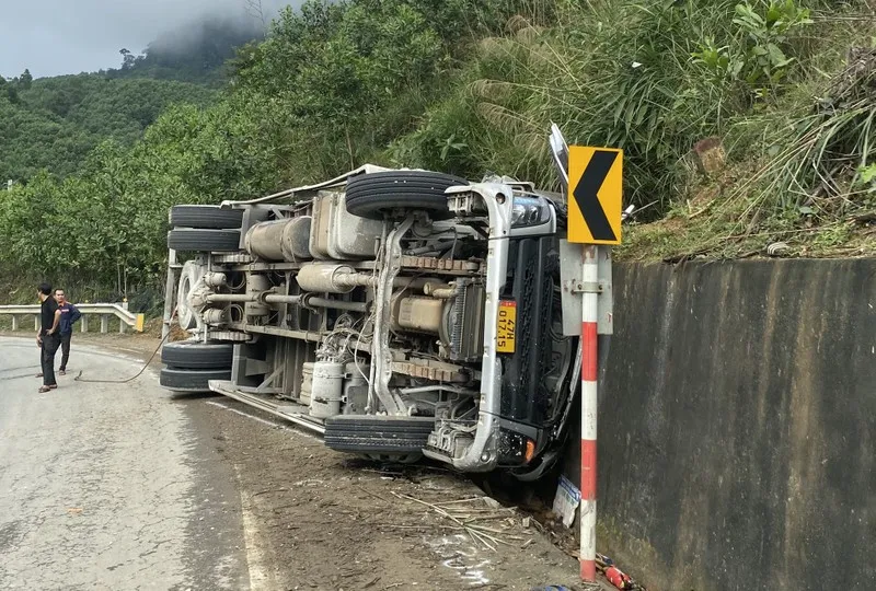 Một vụ tai nạn giao thông trên đường Hồ Chí Minh, đoạn qua tỉnh Quảng Nam Một vụ tai nạn giao thông trên đường Hồ Chí Minh, đoạn qua tỉnh Quảng Nam