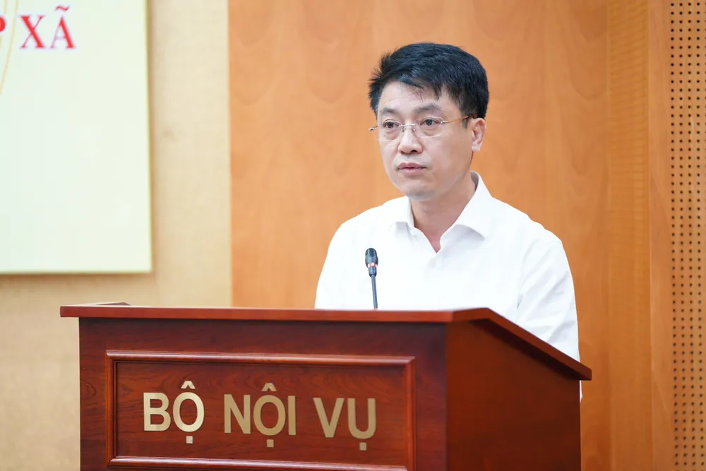 Ông Nguyễn Quang Dũng tóm tắt về 3 dự thảo nghị định. Ảnh: ĐỖ TRUNG Ông Nguyễn Quang Dũng tóm tắt về 3 dự thảo nghị định. Ảnh: ĐỖ TRUNG