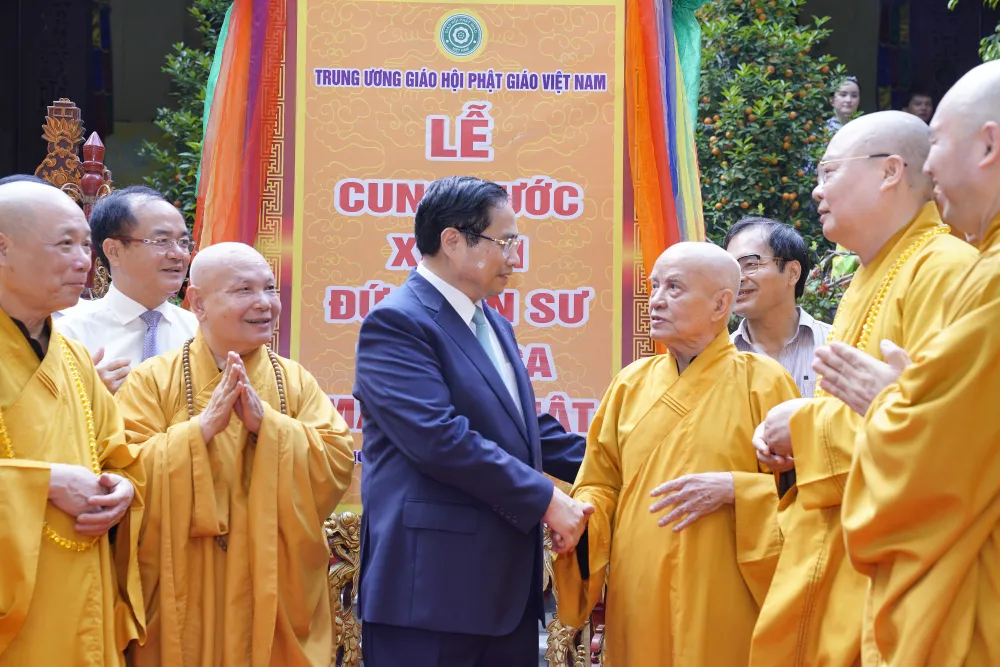 Thủ tướng Phạm Minh Chính và Hòa thượng Thích Thiện Nhơn. Ảnh: ĐỖ TRUNG Thủ tướng Phạm Minh Chính và Hòa thượng Thích Thiện Nhơn. Ảnh: ĐỖ TRUNG