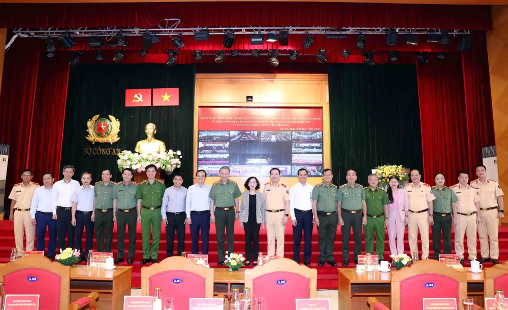 Đồng chí Trương Thị Mai và các đại biểu dự hội nghị. Ảnh: KIÊN PHẠM