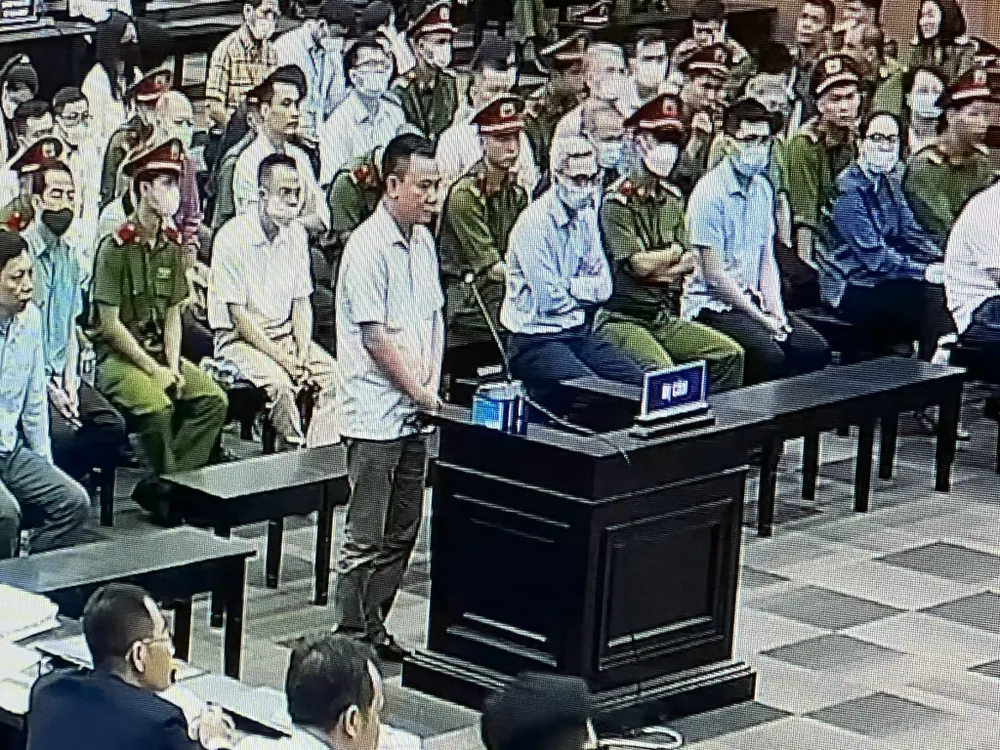 Bị cáo Nguyễn Anh Tuấn khai tại phiên tòa sáng 13-7 Bị cáo Nguyễn Anh Tuấn khai tại phiên tòa sáng 13-7