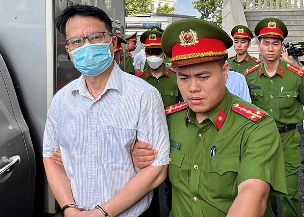 Bị cáo Trần Việt Thái (cựu Đại sứ Việt Nam tại Malaysia) bị đề nghị 5-6 năm tù Bị cáo Trần Việt Thái (cựu Đại sứ Việt Nam tại Malaysia) bị đề nghị 5-6 năm tù