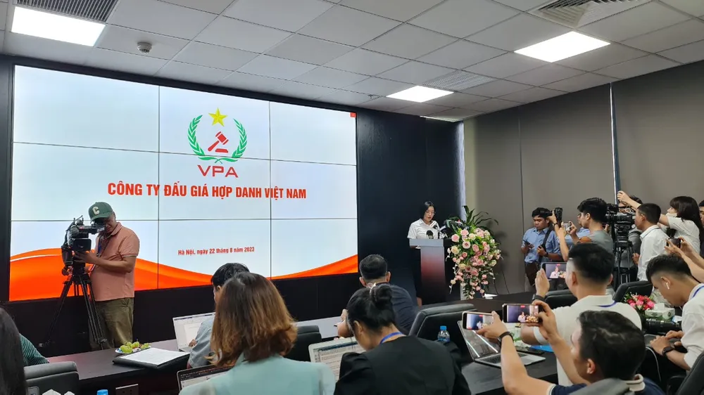 Doanh nghiệp tổ chức đấu giá biển số thông tin tới báo chí về sự cố sáng cùng ngày