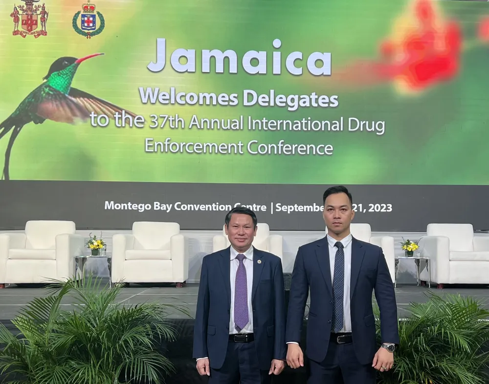 Trung tướng Nguyễn Văn Viện (bìa trái) dự hội nghị. Ảnh do Cục C04 cung cấp Trung tướng Nguyễn Văn Viện (bìa trái) dự hội nghị. Ảnh do Cục C04 cung cấp