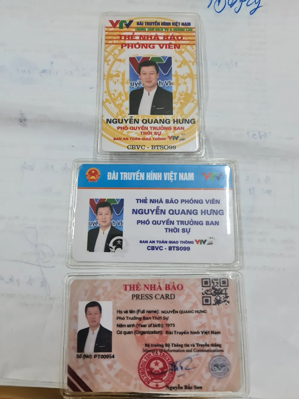 Các thẻ nhà báo giả của Nguyễn Quang Hưng