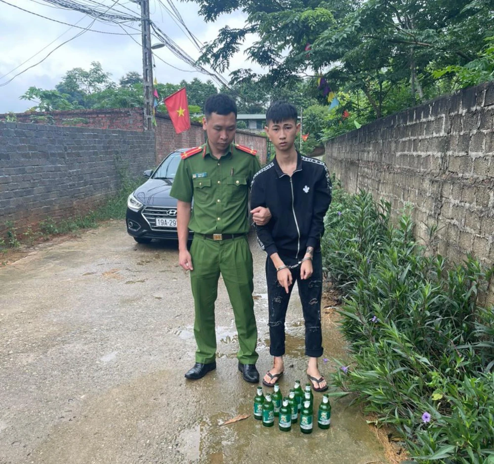 Một trong các đối tượng dùng bom xăng để giải quyết mâu thuẫn 447685065_782368200690402_4228191732701109386_n.jpg