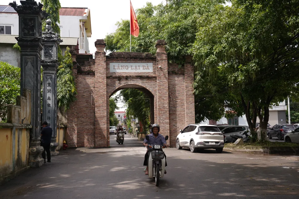 Cổng làng Lại Đà. Ảnh: ĐỖ TRUNG 1000000704.jpg