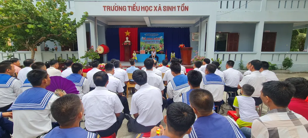 Quang cảnh buổi khai trường tại Trường Tiểu học xã Sinh Tồn 20240904_154758.jpg
