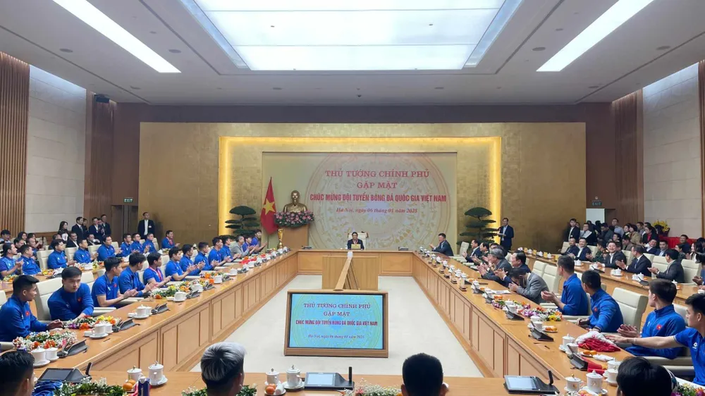 Thủ tướng Phạm Minh Chính gặp mặt, chúc mừng Đội tuyển bóng đá nam vô địch ASEAN Cup 2024 1000001122.jpg
