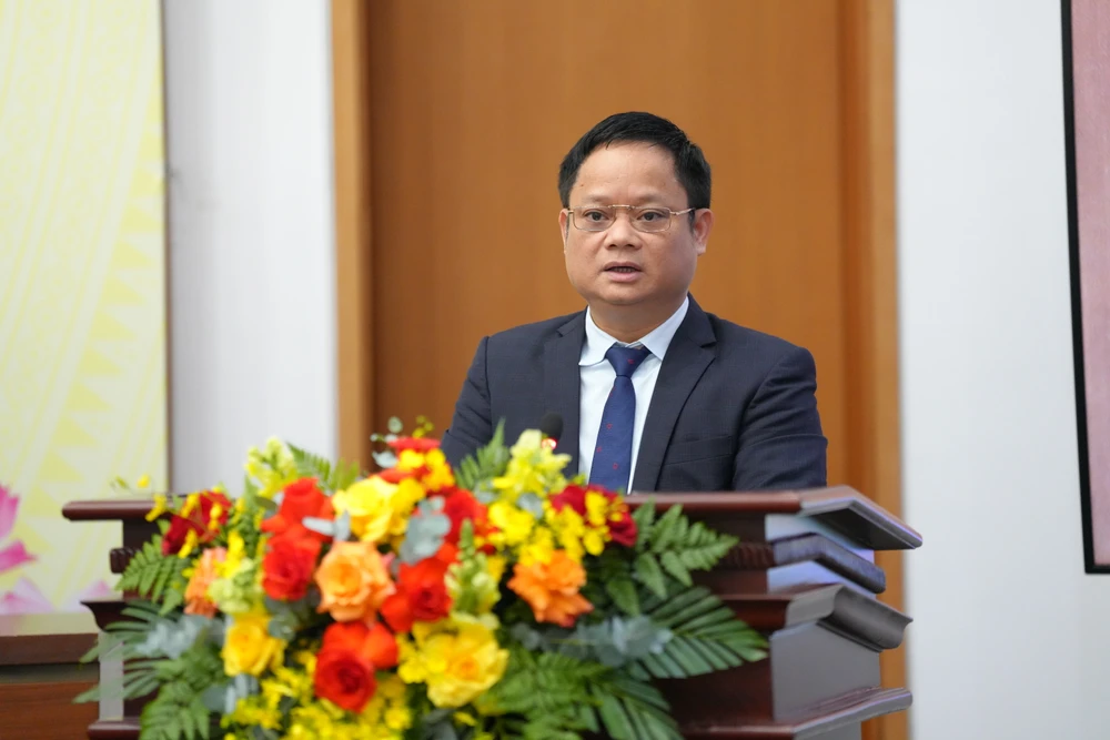 Phó Chủ nhiệm Văn phòng Quốc hội Vũ Minh Tuấn thông tin tại buổi họp báo. Ảnh: ĐỖ TRUNG DSC06623.JPG
