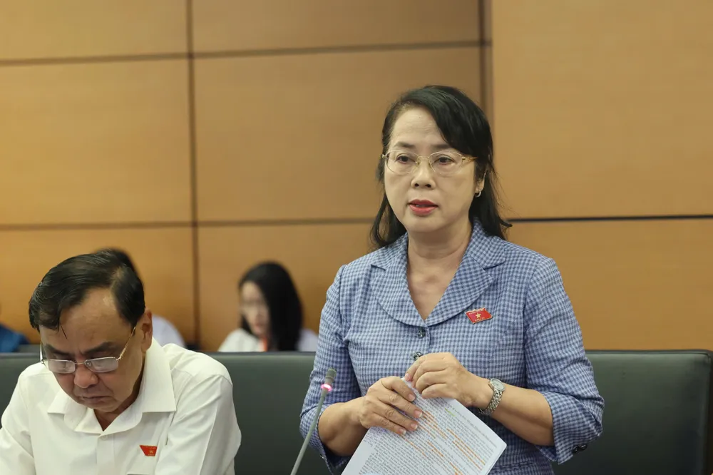 Đại biểu Trần Kim Yến góp ý cho các dự thảo luật. Ảnh: QUANG PHÚC z6573750139842_66c9d4c113238a39d28c82e5c58c8da2.jpg
