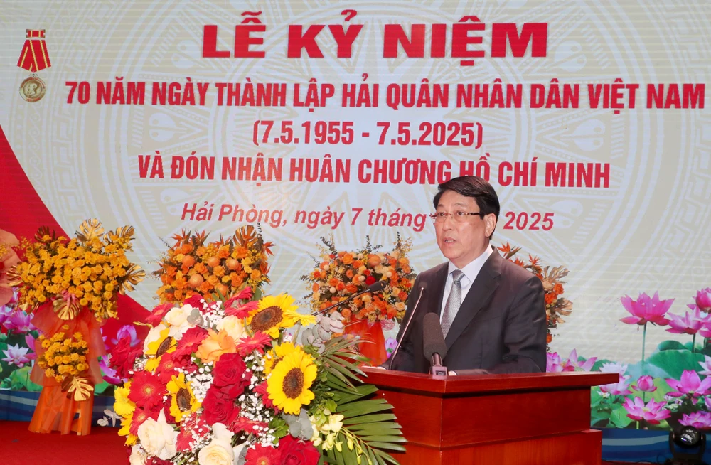 Chủ tịch nước Lương Cường phát biểu chỉ đạo tại buổi lễ. Ảnh: Quân chủng Hải quân cung cấp 11.jpg