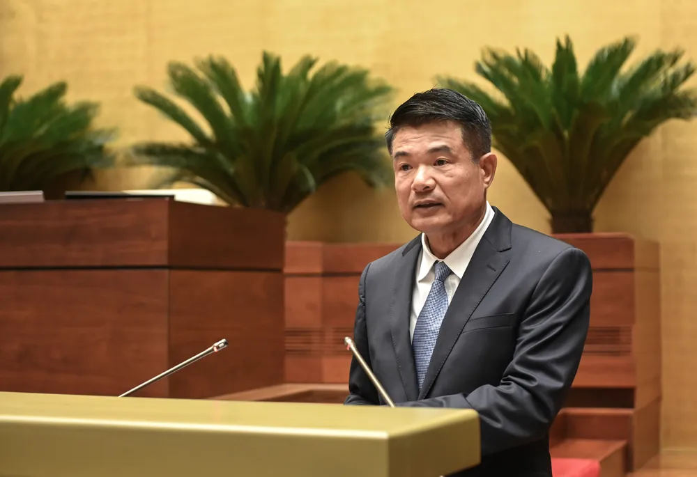 Viện trưởng Viện Kiểm sát nhân dân tối cao Nguyễn Huy Tiến trình bày tờ trình của Chính phủ trình Quốc hội xem xét dự án Luật sửa đổi, bổ sung một số điều của Bộ luật Tố tụng Hình sự. Ảnh: VIẾT CHUNG BGP_1878.JPG